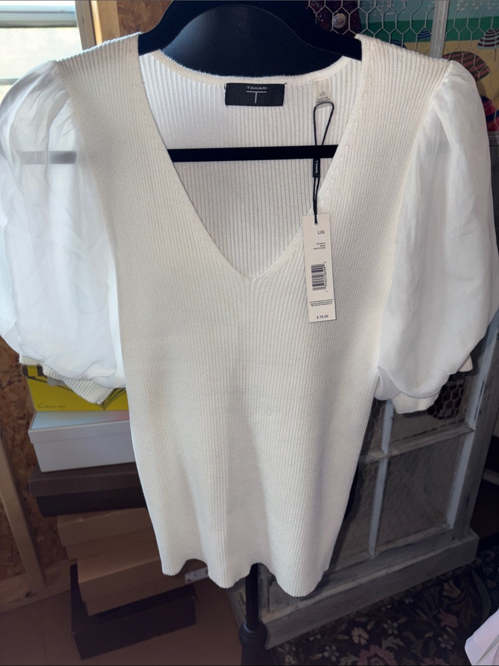Tahari Cream V-Neck Puff Sleeve Ribbed Knit Top